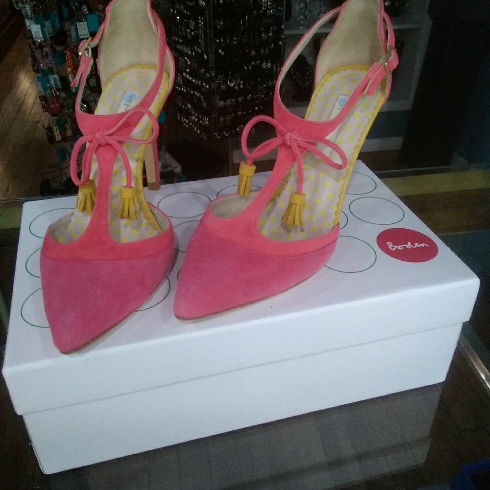 New Boden "Alice" Tasselled Mauve and Pink Heels